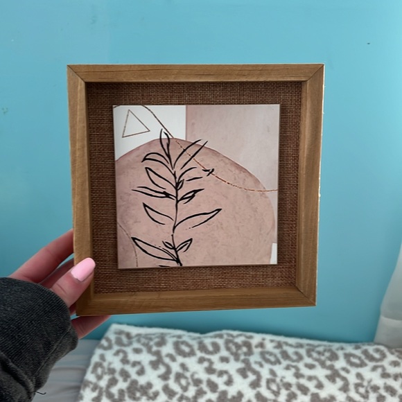 Decor - Picture 4 of 4